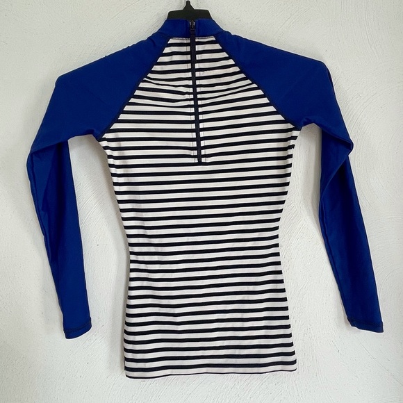 COPY - J. Crew women’s long sleeves rashguard UPF 50+ - Picture 2 of 4